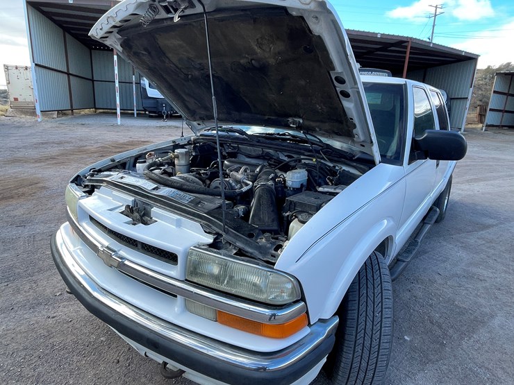 2002-chevrolet-s10-image-68