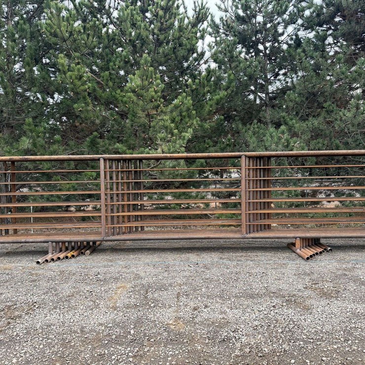 24' Freestanding Panels