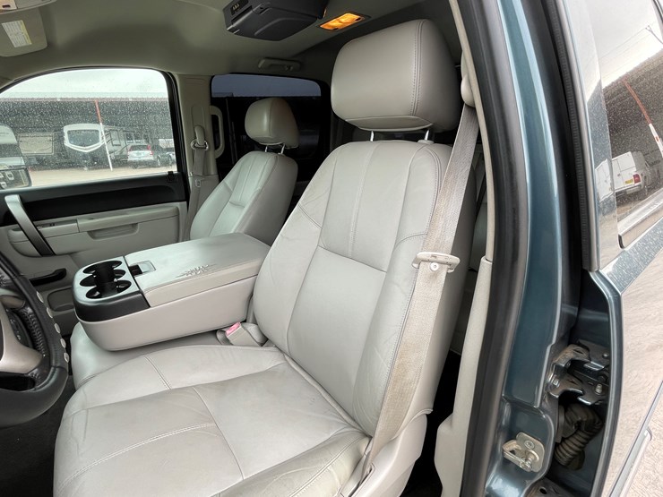 2011-chevrolet-silverado-2500hd-lt-image-56