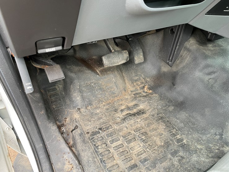 #330-•-2012-f350-super-duty-cab-and-chassis-pickup-(has-wi-title)(custer,-wi)-image-64