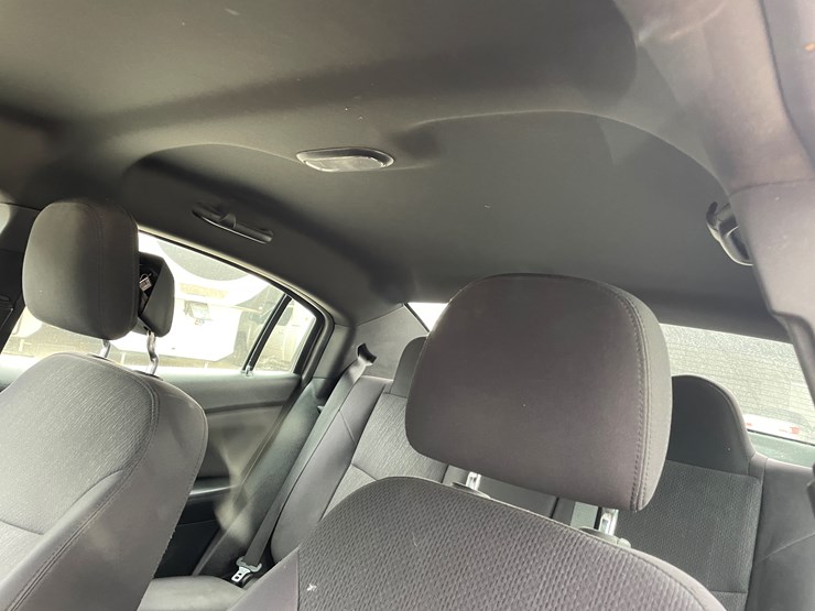 #111-•-2013-chrysler-200-(nm-title)-image-24