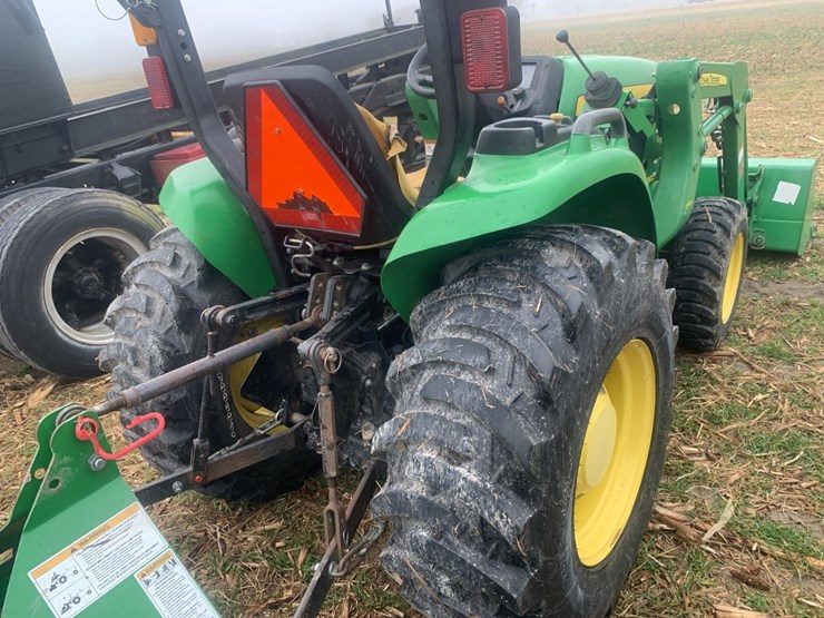 john-deere-3032e-image-7