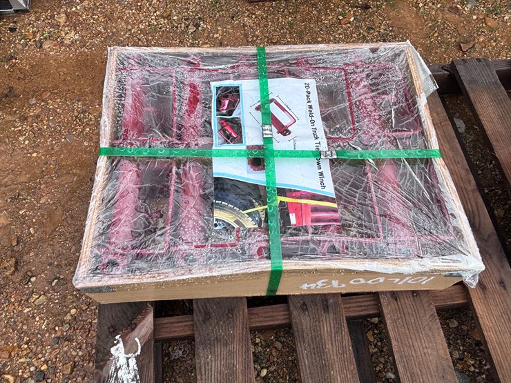 #8062-•-weld-on-truck-tie-down-winch-image-1