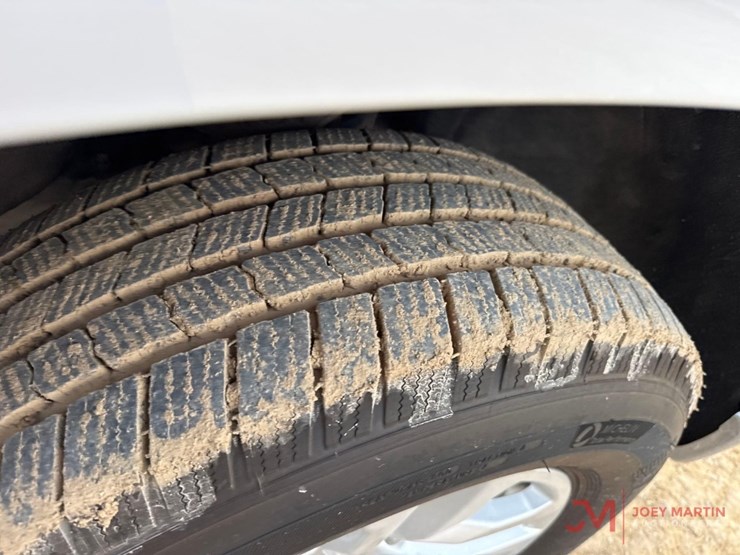 2020-chevrolet-1500-image-16