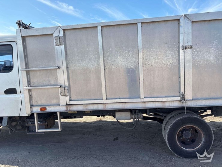 2007-mitsubishi-fuso-fe84d-image-29