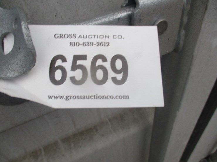 #6569-•-40'-high-cube-multi-door-container-(2)-open-side-doors,-(1)-end-door,-lock-box,-side-forklift-pockets,-one-way-shipping-image-4