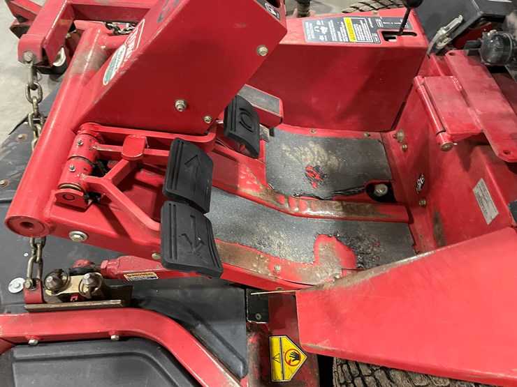 toro-groundsmaster-325d-image-11