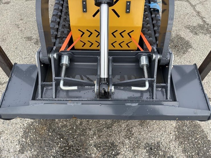 2025-sdlanch-sdll60-skid-steertrack-loader-image-6