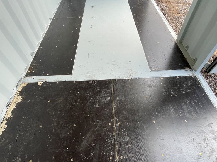 #200d-•-40'-container-image-59