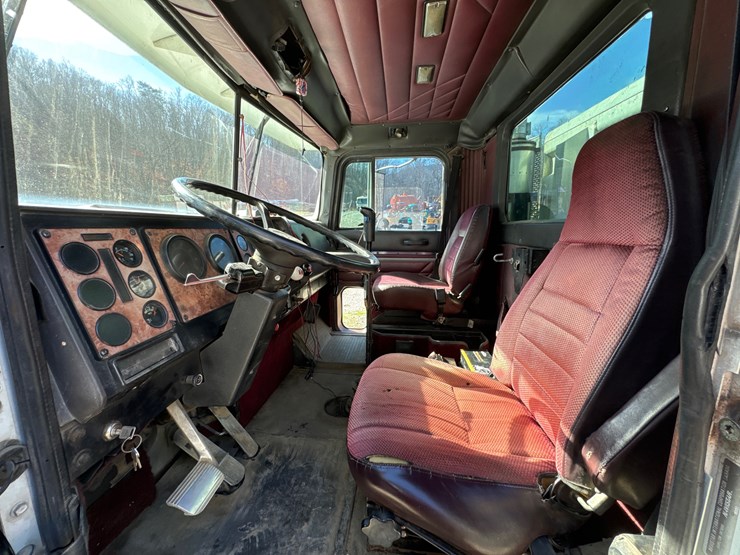 1993-international-f9370-image-8