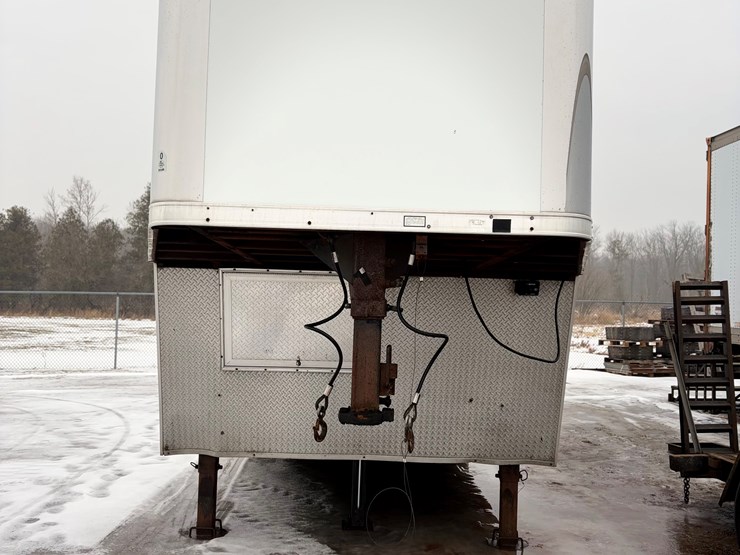 #355-•-2018-vintage-enclosed-trailer-(has-mn-title)-(clintonville,-wi)-image-2