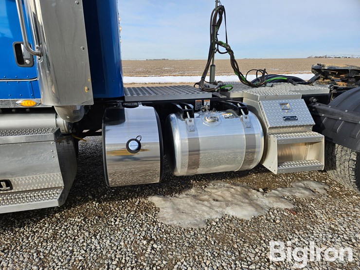 2013-peterbilt-386-image-17