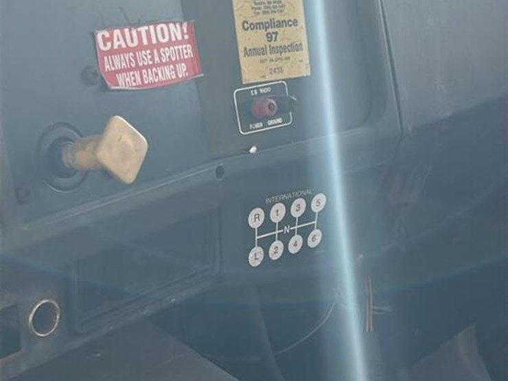 1995-international-4700-image-15