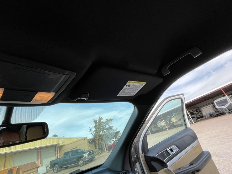 2017-ford-explorer-image-84