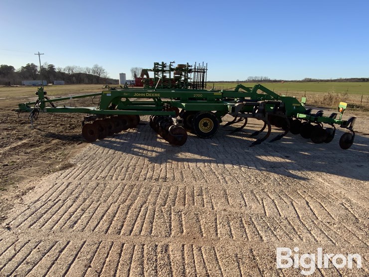 2014-john-deere-2700-image-8