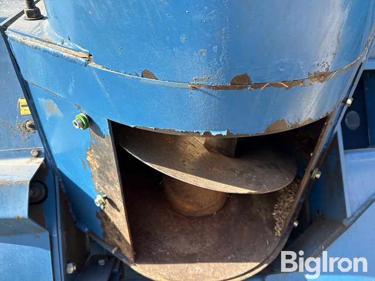 2010-kinze-1050-image-13