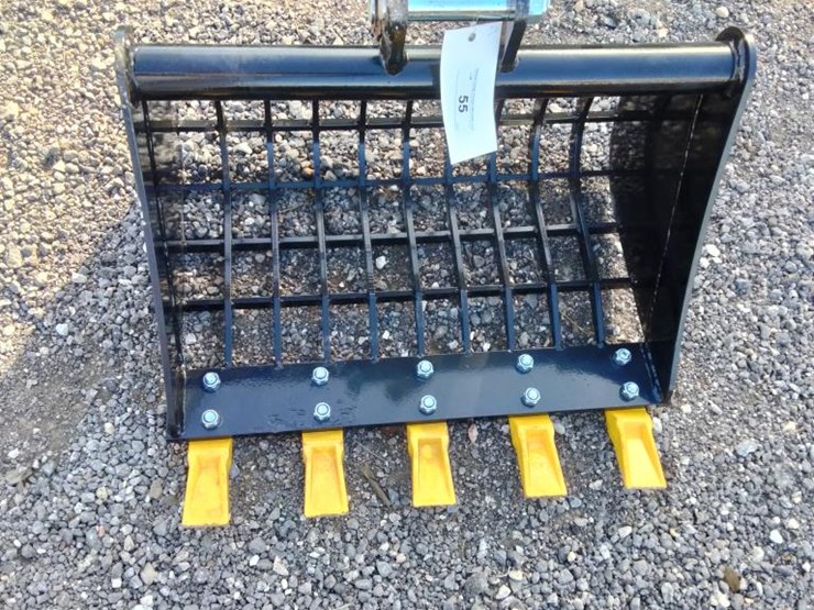 #55-•-mini-excavator-sand-bucket-w/-teeth-image-2