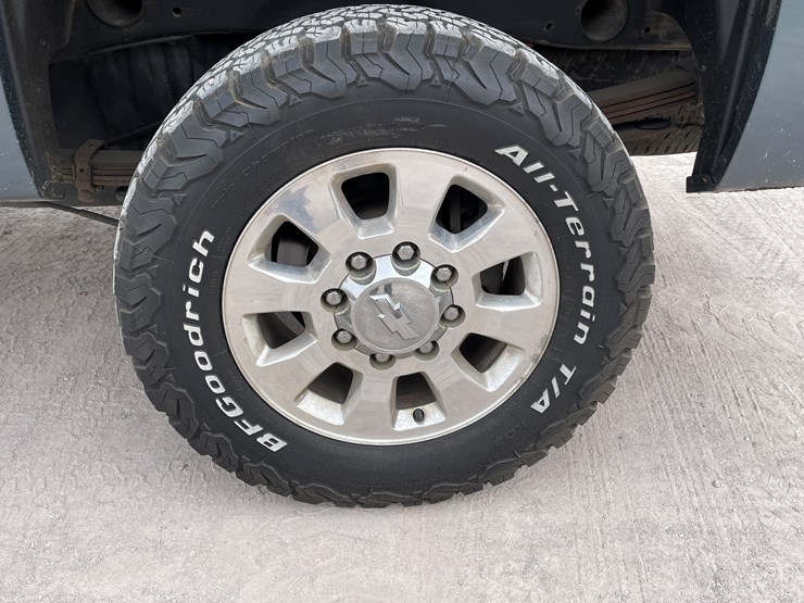 2011-chevrolet-silverado-2500hd-lt-image-9