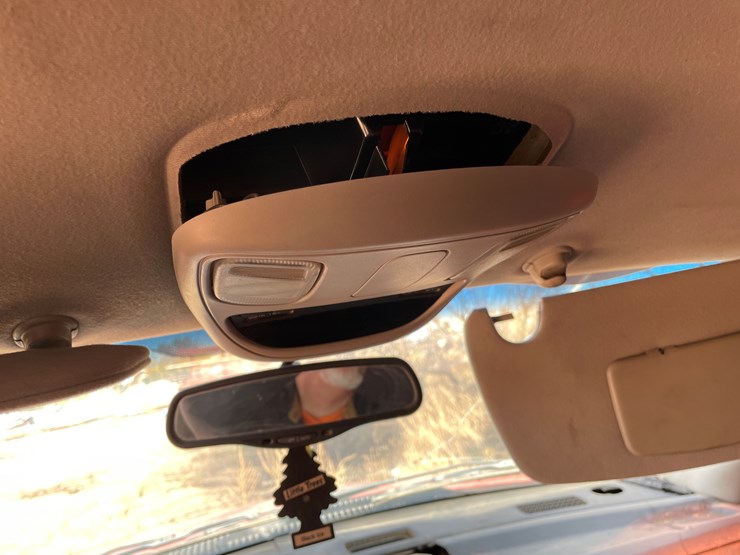 2004-dodge-3500-image-13