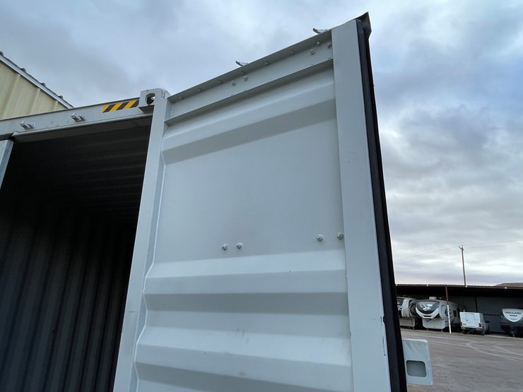 #200e-•-40'-container-image-49