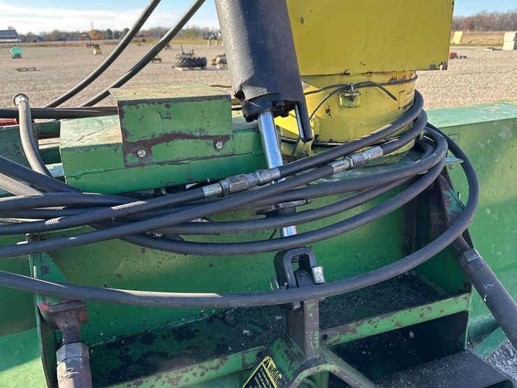 john-deere-275-image-5