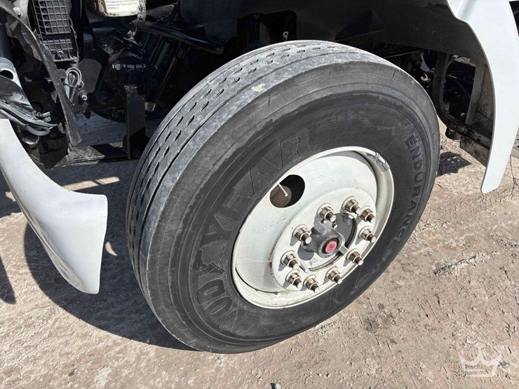 2007-sterling-l7500-image-32