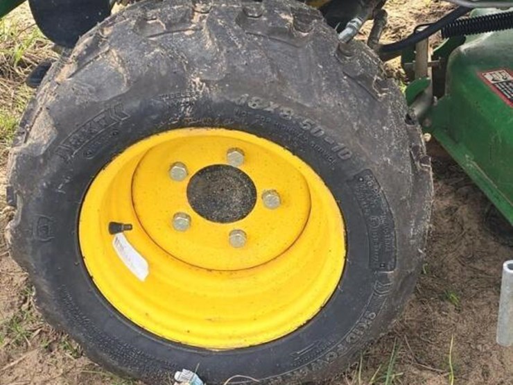 2017-john-deere-1025-image-12