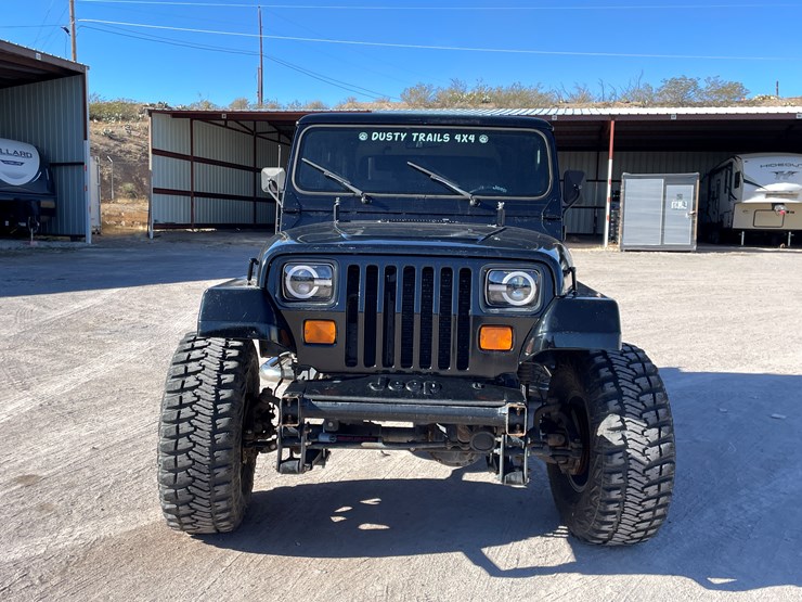1995-jeep-wrangler-image-2