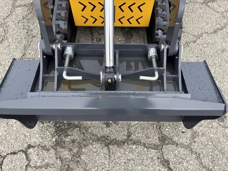 2025-sdlanch-sdll60-skid-steertrack-loader-image-6