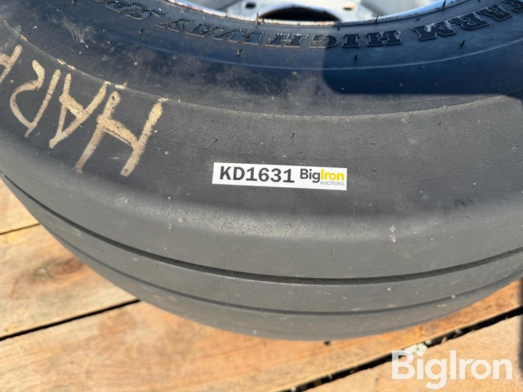 bkt-12.5l-15fi-load-range-f-tire-&-silver-8-bolt-rim-image-13
