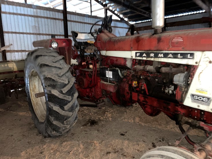 #214-•-1968-farmall-806d-tractor-(rib-lake,-wi)-image-3