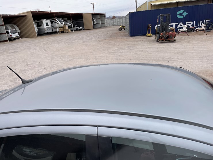 #111-•-2013-chrysler-200-(nm-title)-image-56