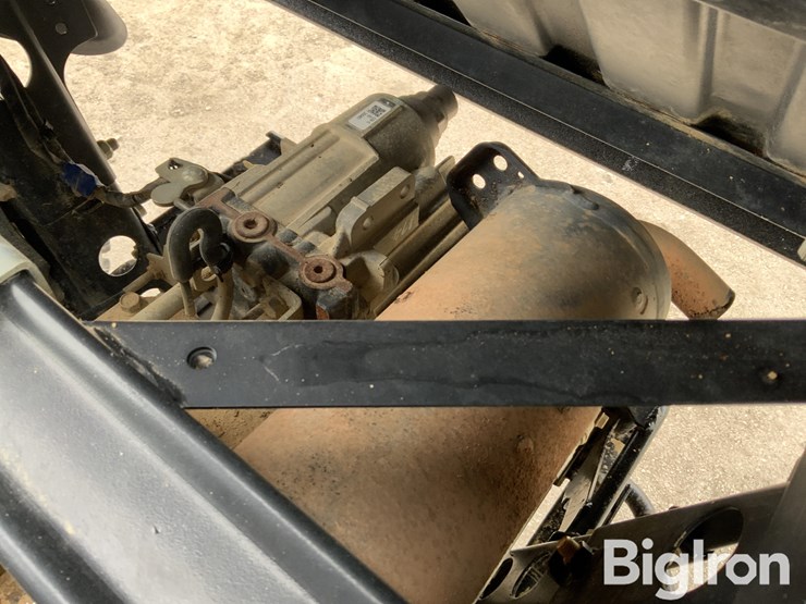 2023-kubota-rtvx1140-image-17