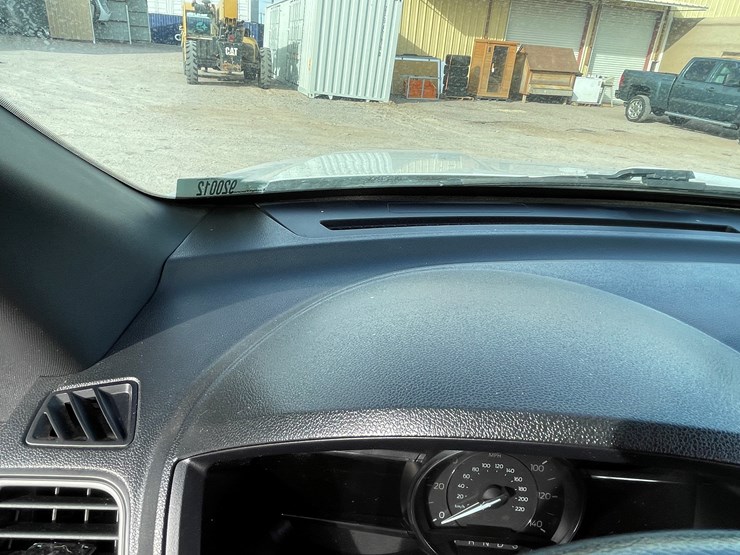 2017-ford-explorer-image-72