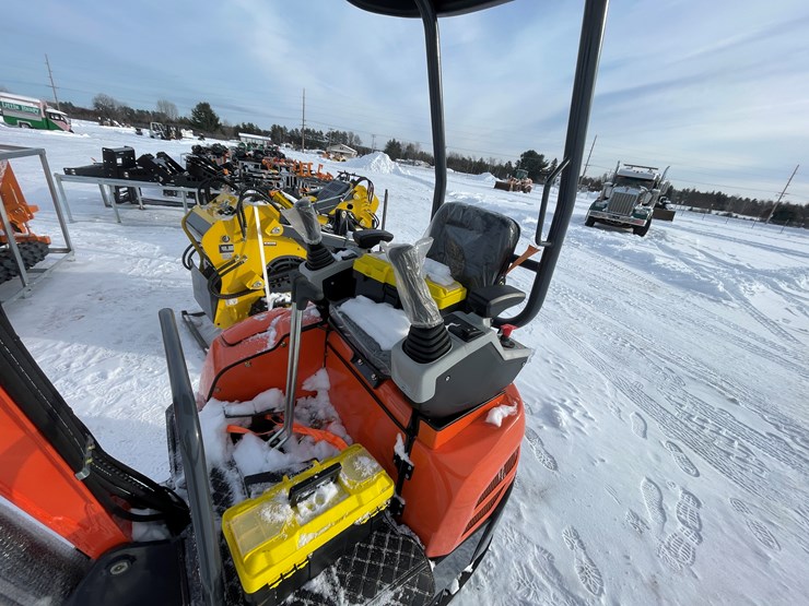 #140-•-landhero-me18-mini-excavator-(mosinee,-wi)-image-9