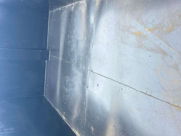 2016-isuzu-npr-image-23