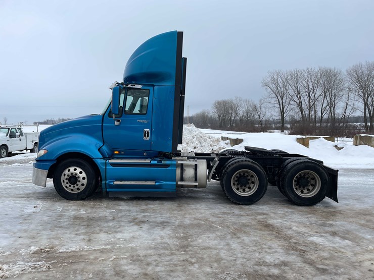 2014-international-prostar-image-2