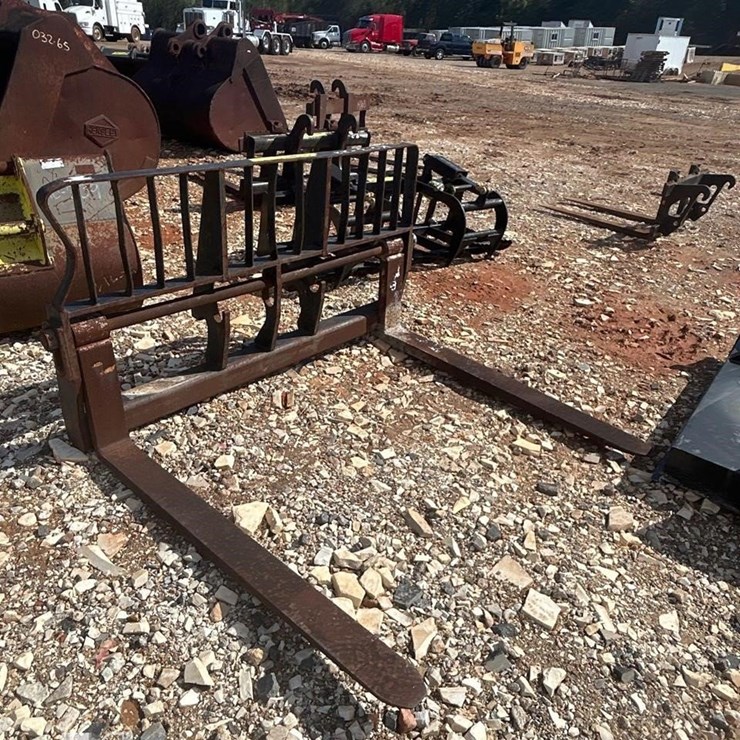 60IN LOADER FORK ATTACHMENT