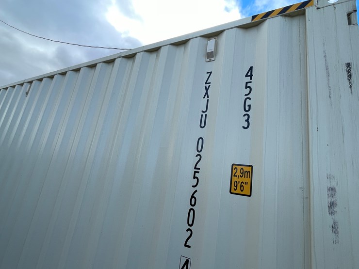 #200c-•-40'-container-image-9