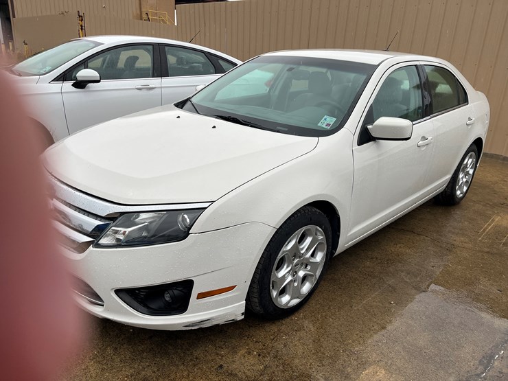 #21-•-government-agency-item-|-2010-ford-fusion-image-4