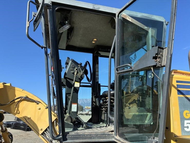 2004-komatsu-gd555-image-18