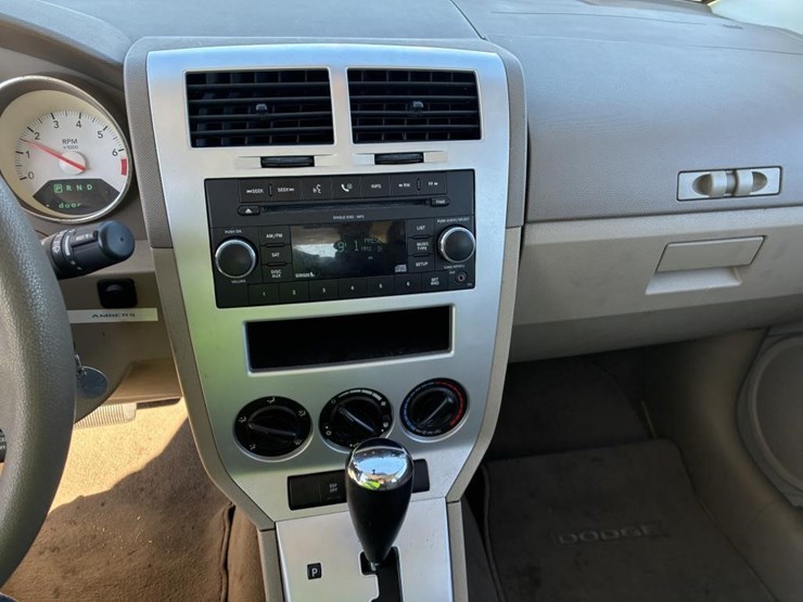 2009-dodge-caliber-image-12