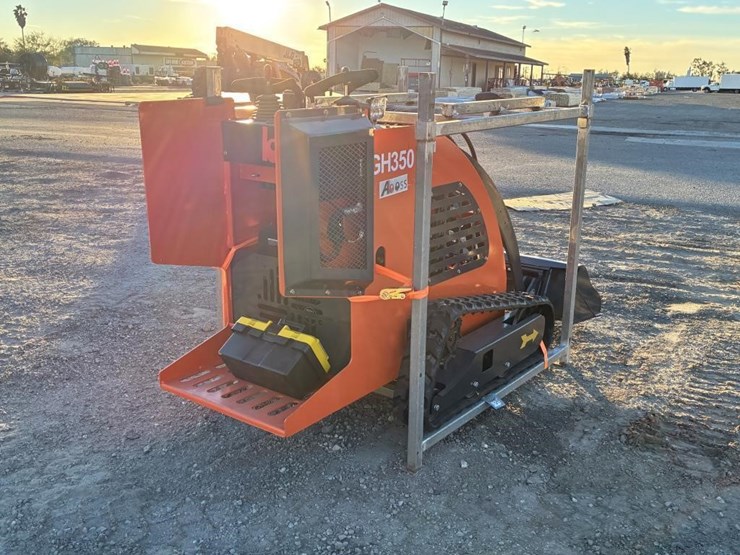 2025-aboss-gh350-skid-steertrack-loader-image-3