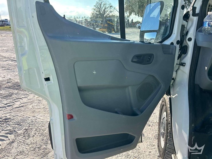 2017-ford-transit-image-11