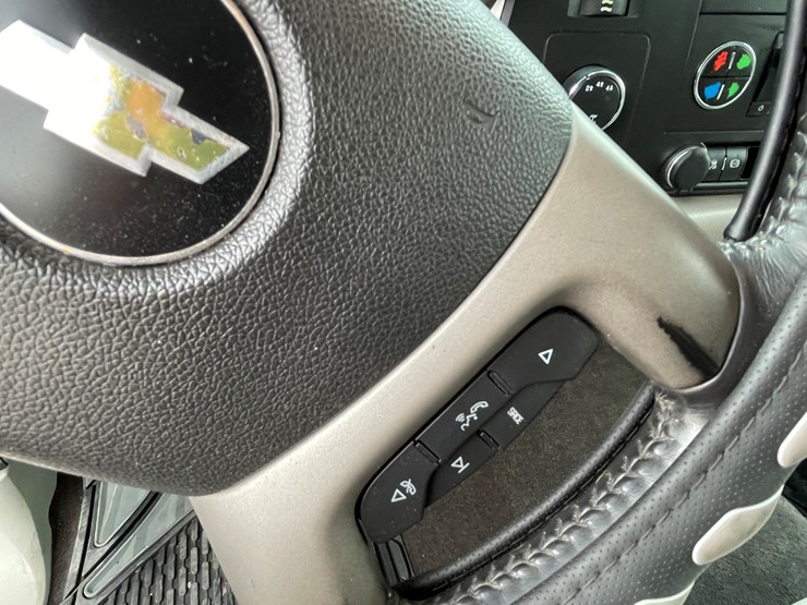 2011-chevrolet-silverado-2500hd-lt-image-64