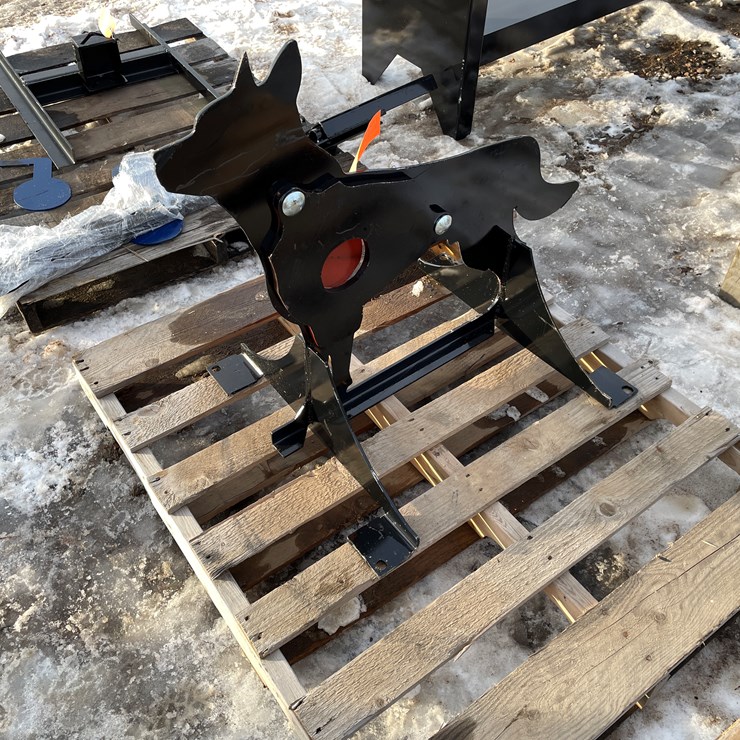 #18056 • Steel Coyote Shooting Target (Princeton, MN)