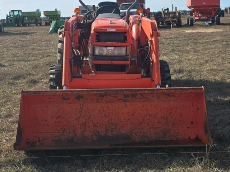 kubota-la853-image-2