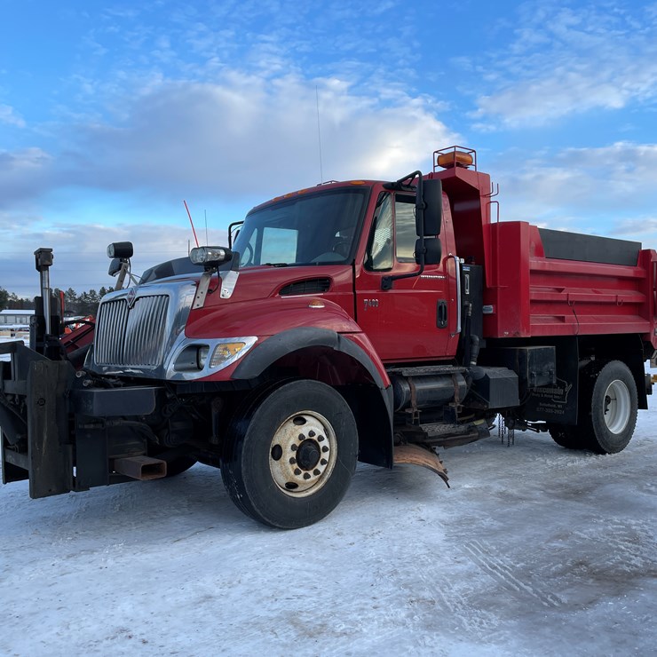 2007 INTERNATIONAL 7400