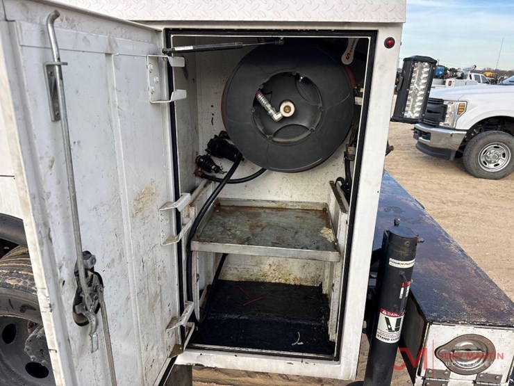 2016-ford-f550-xl-image-11