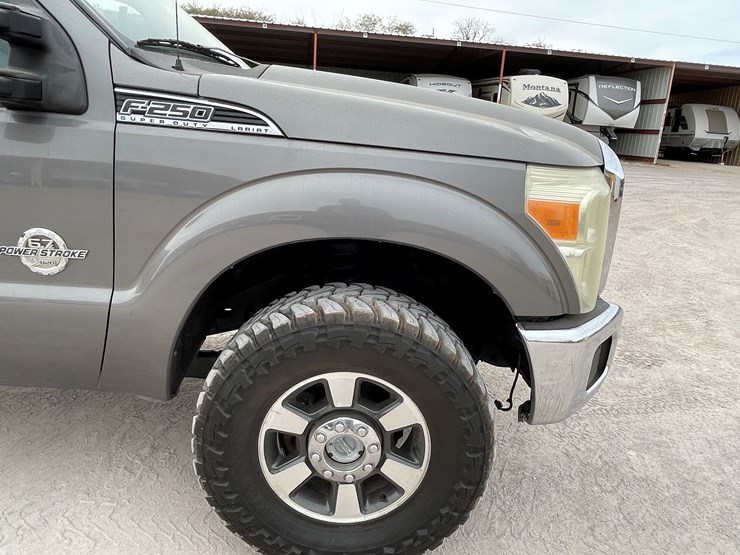 2011-ford-f250-lariat-image-24